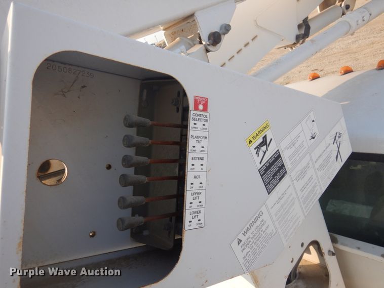 image for item KE9317 2005 Ford F450 Super Duty XL  bucket truck