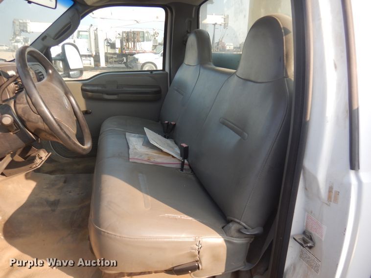 image for item KE9317 2005 Ford F450 Super Duty XL  bucket truck