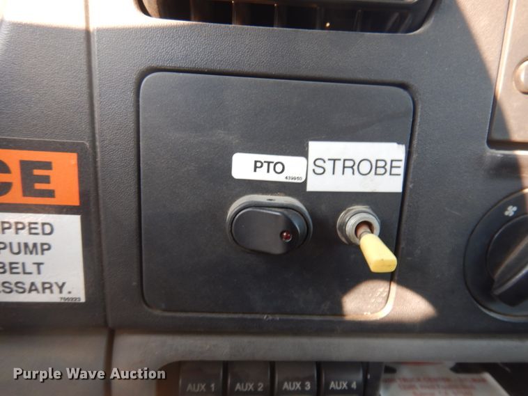 image for item KE9317 2005 Ford F450 Super Duty XL  bucket truck