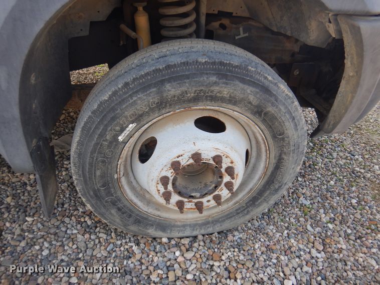 image for item KE9317 2005 Ford F450 Super Duty XL  bucket truck