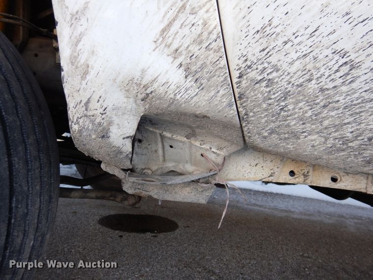 image for item KH9024 2004 Ford F550 Super Duty  flatbed truck