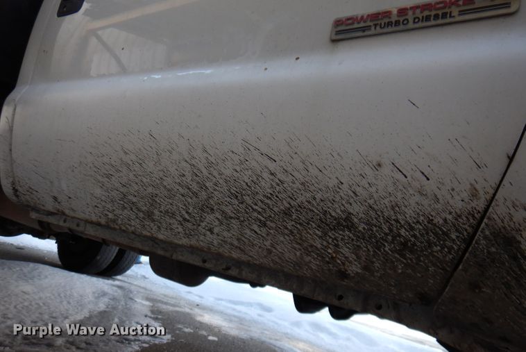 image for item KH9024 2004 Ford F550 Super Duty  flatbed truck