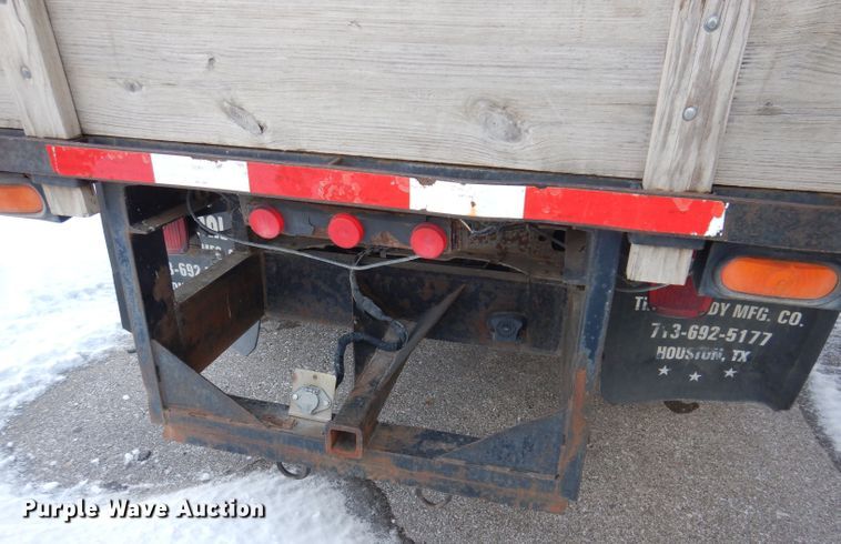 image for item KH9024 2004 Ford F550 Super Duty  flatbed truck