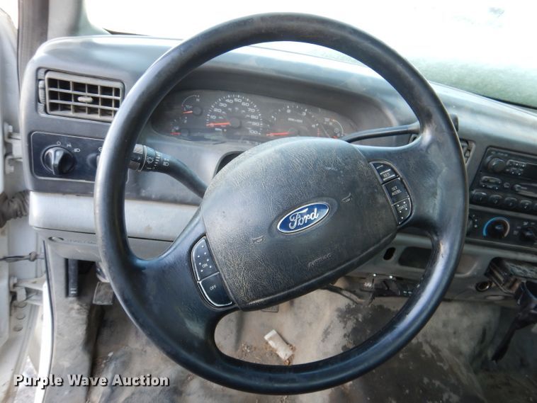 image for item KH9024 2004 Ford F550 Super Duty  flatbed truck