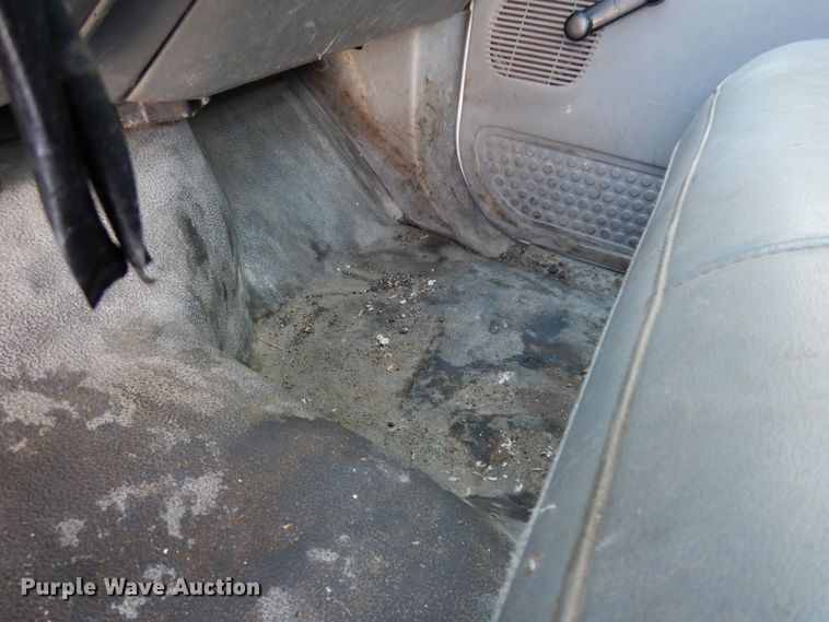 image for item KH9024 2004 Ford F550 Super Duty  flatbed truck