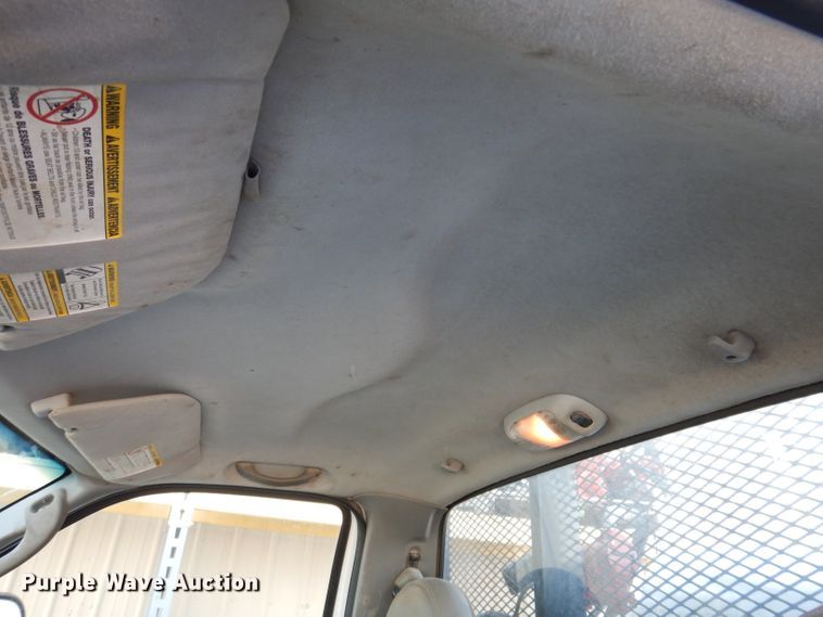 image for item KH9024 2004 Ford F550 Super Duty  flatbed truck