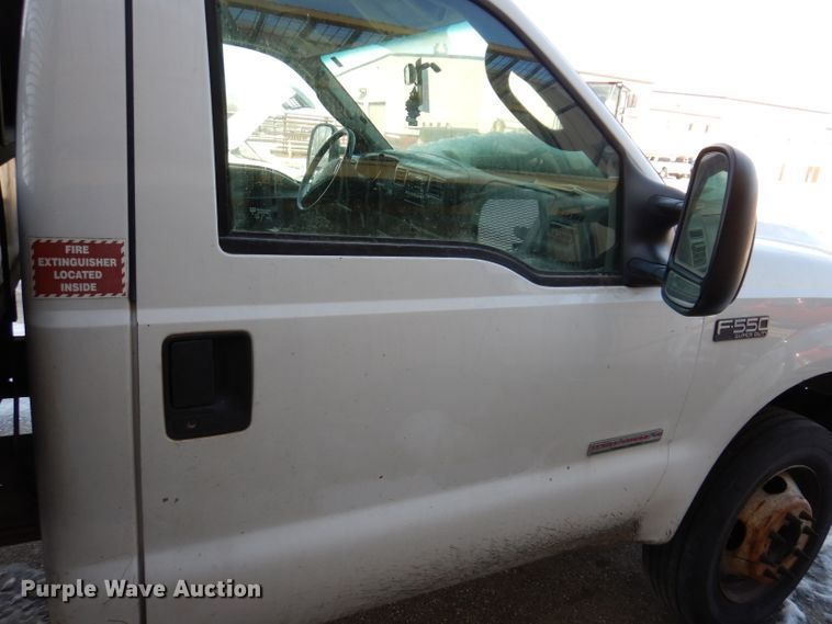 image for item KH9024 2004 Ford F550 Super Duty  flatbed truck