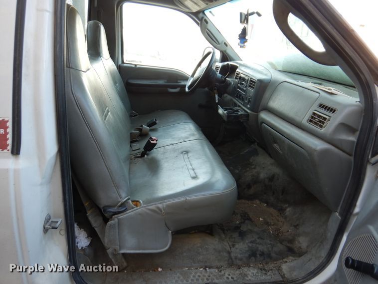 image for item KH9024 2004 Ford F550 Super Duty  flatbed truck