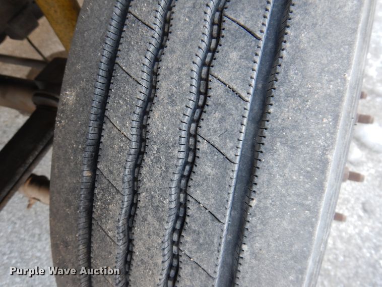 image for item KH9024 2004 Ford F550 Super Duty  flatbed truck