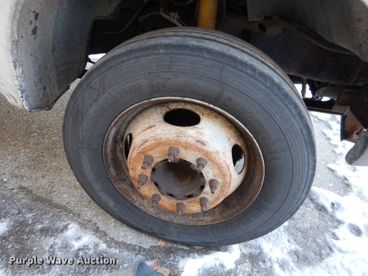 image for item KH9024 2004 Ford F550 Super Duty  flatbed truck