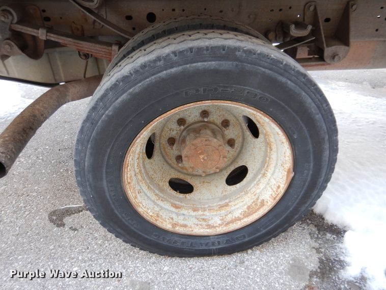 image for item KH9024 2004 Ford F550 Super Duty  flatbed truck