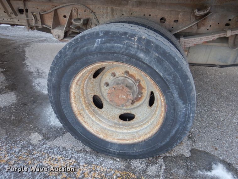 image for item KH9024 2004 Ford F550 Super Duty  flatbed truck