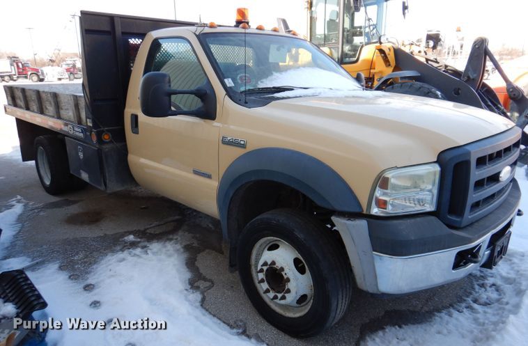 image for item KH9025 2007 Ford F450 Super Duty XL  flatbed truck