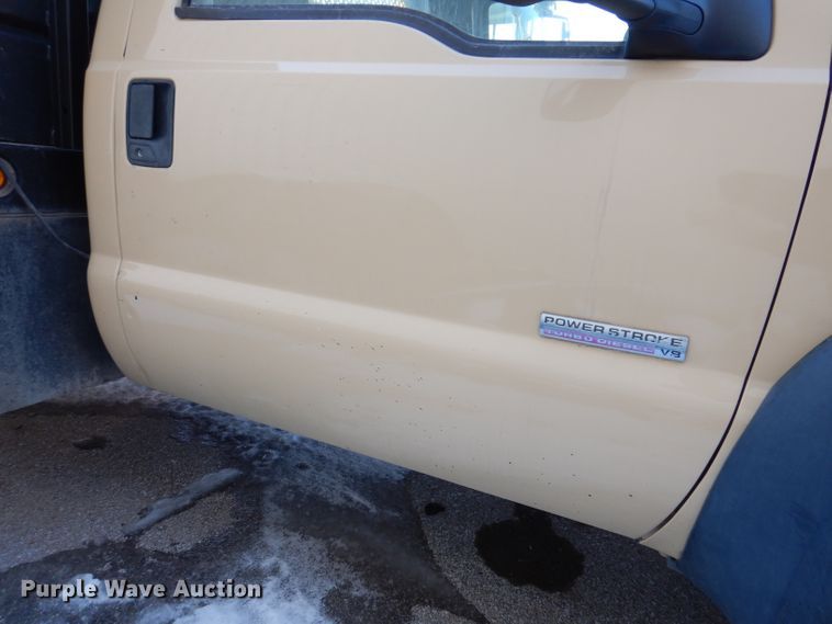 image for item KH9025 2007 Ford F450 Super Duty XL  flatbed truck