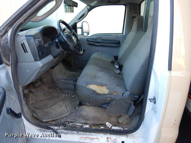 image for item KH9025 2007 Ford F450 Super Duty XL  flatbed truck