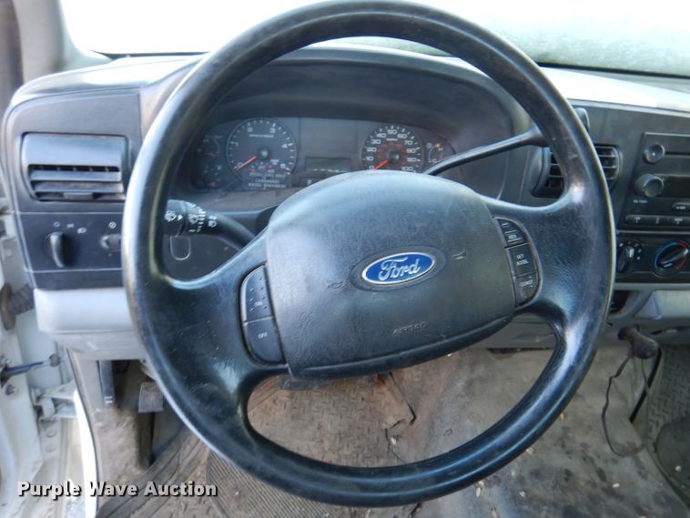 image for item KH9025 2007 Ford F450 Super Duty XL  flatbed truck