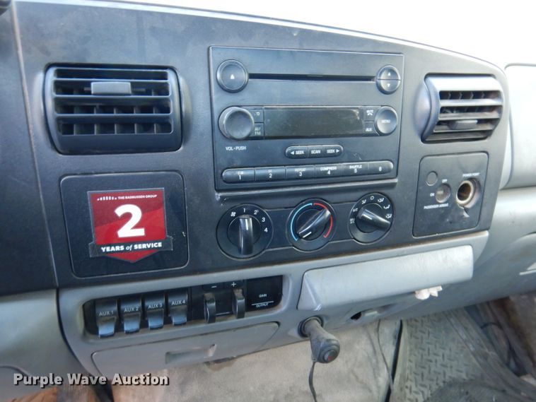 image for item KH9025 2007 Ford F450 Super Duty XL  flatbed truck