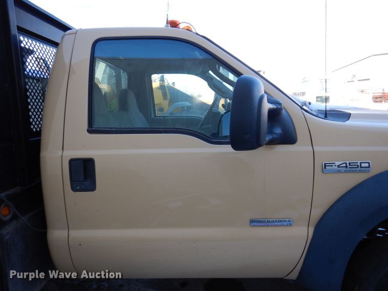 image for item KH9025 2007 Ford F450 Super Duty XL  flatbed truck