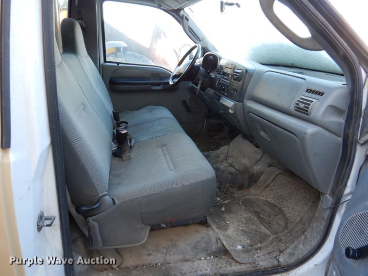 image for item KH9025 2007 Ford F450 Super Duty XL  flatbed truck