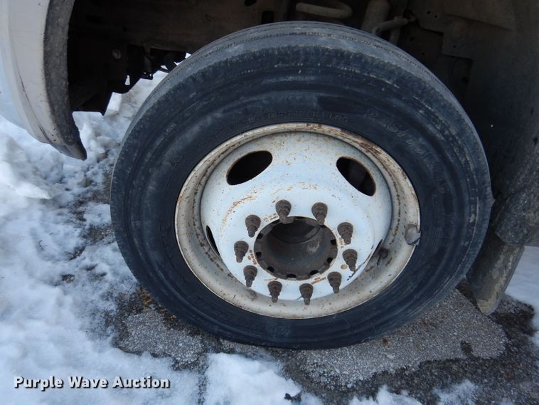 image for item KH9025 2007 Ford F450 Super Duty XL  flatbed truck