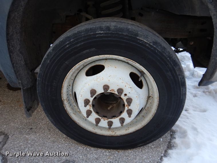 image for item KH9025 2007 Ford F450 Super Duty XL  flatbed truck