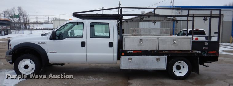 image for item KH9028 2006 Ford F450 Super Duty XL  Crew Cab flatbed truck