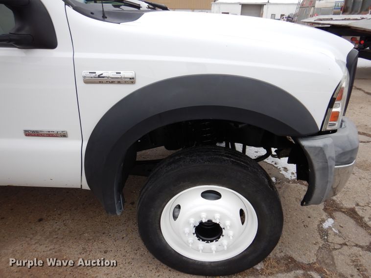 image for item KH9028 2006 Ford F450 Super Duty XL  Crew Cab flatbed truck