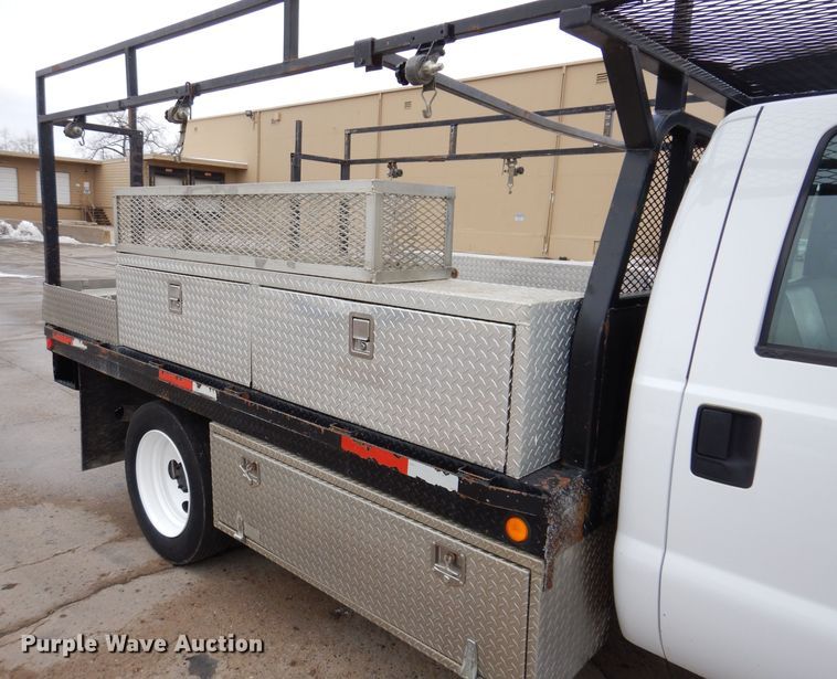 image for item KH9028 2006 Ford F450 Super Duty XL  Crew Cab flatbed truck