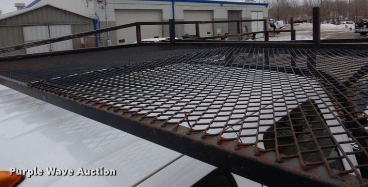 image for item KH9028 2006 Ford F450 Super Duty XL  Crew Cab flatbed truck