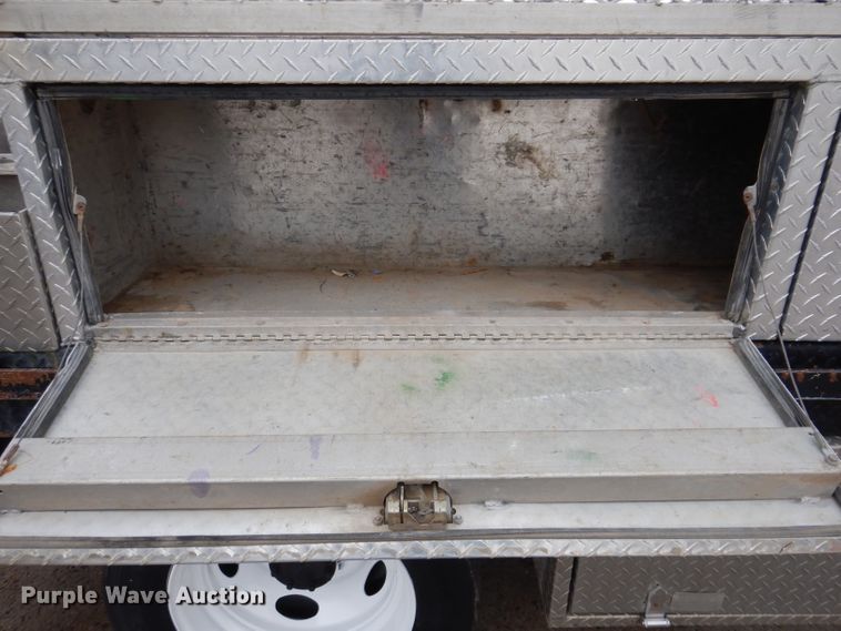 image for item KH9028 2006 Ford F450 Super Duty XL  Crew Cab flatbed truck