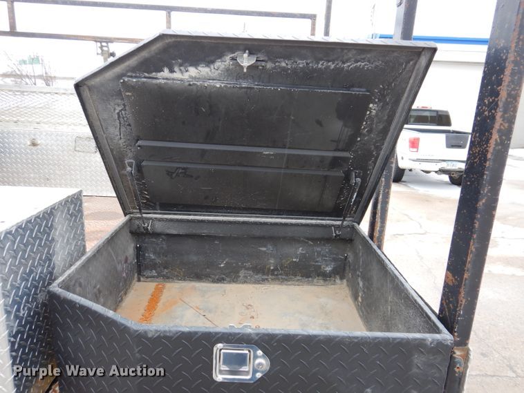 image for item KH9028 2006 Ford F450 Super Duty XL  Crew Cab flatbed truck