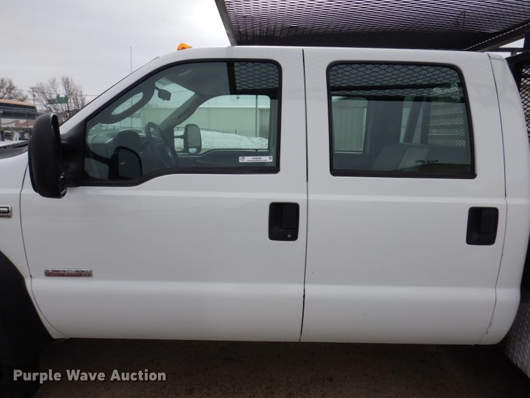 image for item KH9028 2006 Ford F450 Super Duty XL  Crew Cab flatbed truck