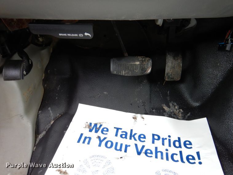 image for item KH9028 2006 Ford F450 Super Duty XL  Crew Cab flatbed truck