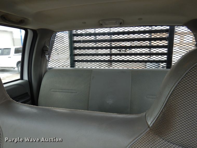 image for item KH9028 2006 Ford F450 Super Duty XL  Crew Cab flatbed truck