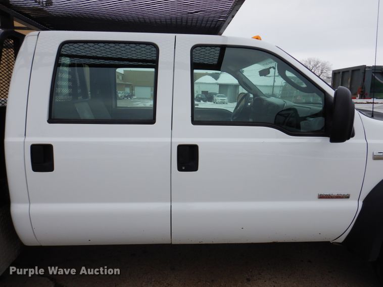 image for item KH9028 2006 Ford F450 Super Duty XL  Crew Cab flatbed truck