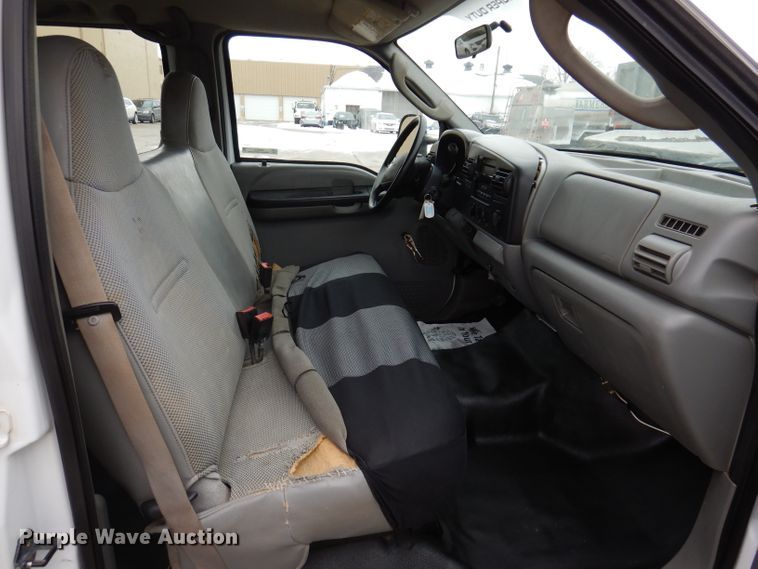 image for item KH9028 2006 Ford F450 Super Duty XL  Crew Cab flatbed truck