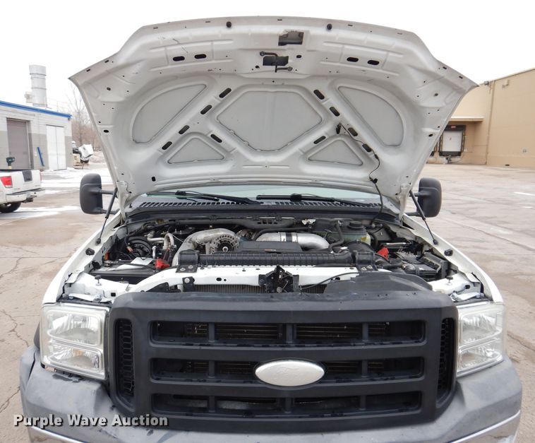 image for item KH9028 2006 Ford F450 Super Duty XL  Crew Cab flatbed truck