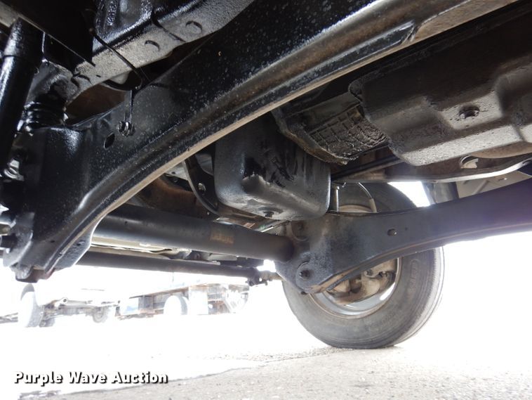 image for item KH9028 2006 Ford F450 Super Duty XL  Crew Cab flatbed truck