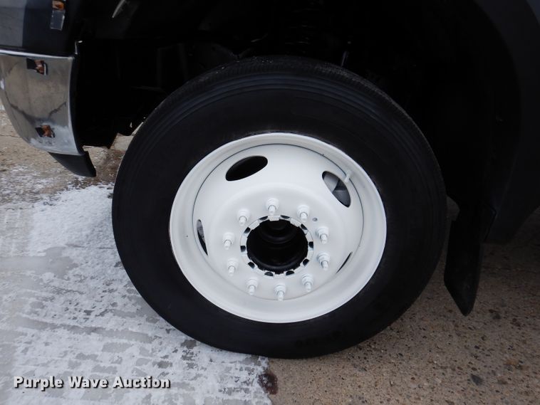 image for item KH9028 2006 Ford F450 Super Duty XL  Crew Cab flatbed truck