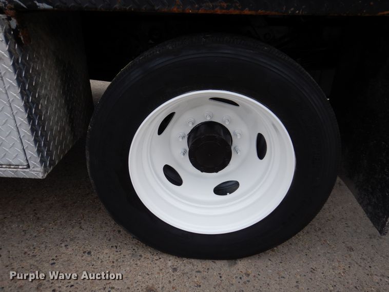 image for item KH9028 2006 Ford F450 Super Duty XL  Crew Cab flatbed truck