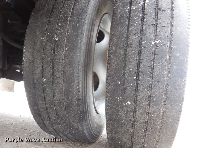 image for item KH9028 2006 Ford F450 Super Duty XL  Crew Cab flatbed truck