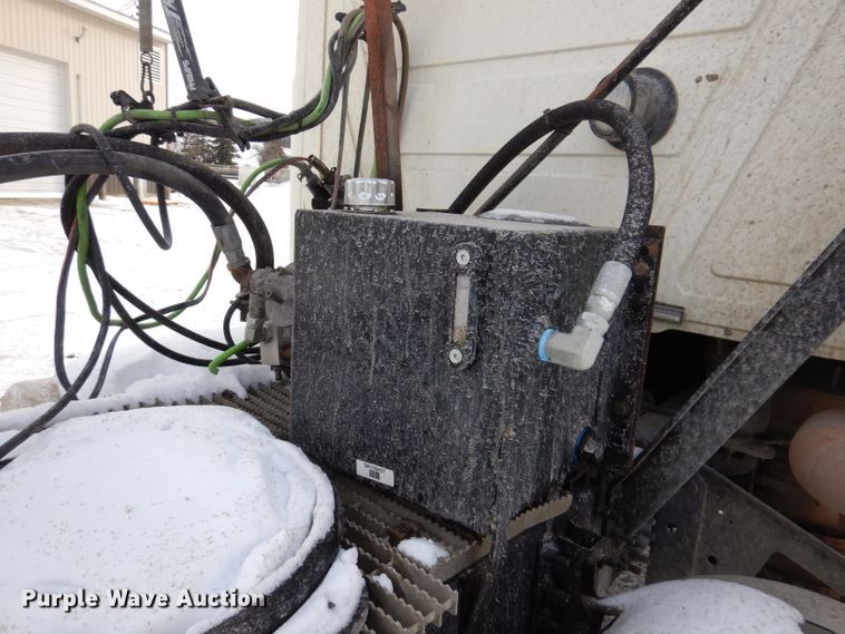 image for item KH9031 2009 Mack CXU613  semi truck