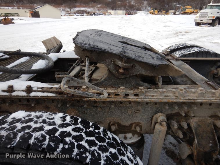 image for item KH9031 2009 Mack CXU613  semi truck