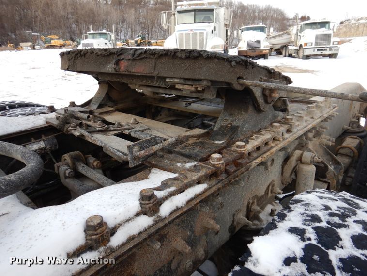 image for item KH9031 2009 Mack CXU613  semi truck