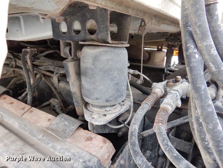 image for item KH9031 2009 Mack CXU613  semi truck