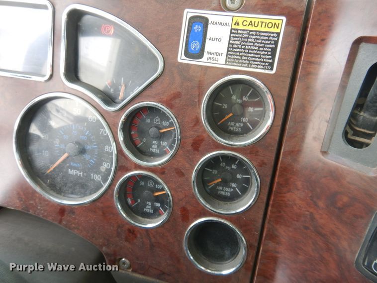 image for item KH9031 2009 Mack CXU613  semi truck