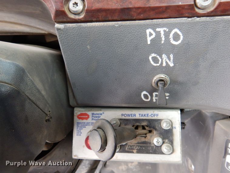 image for item KH9031 2009 Mack CXU613  semi truck