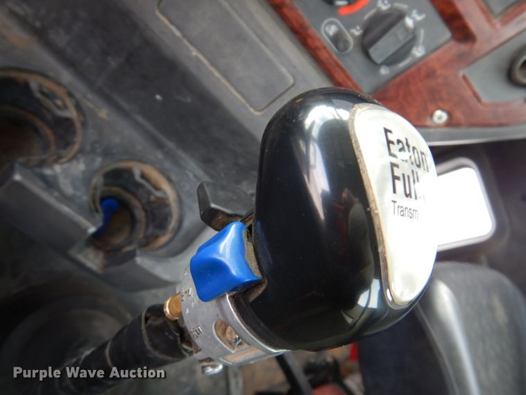 image for item KH9031 2009 Mack CXU613  semi truck