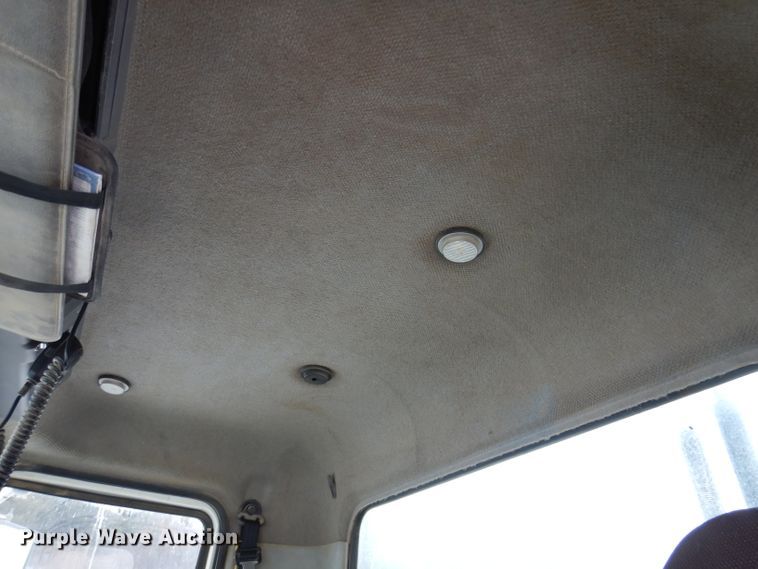 image for item KH9031 2009 Mack CXU613  semi truck