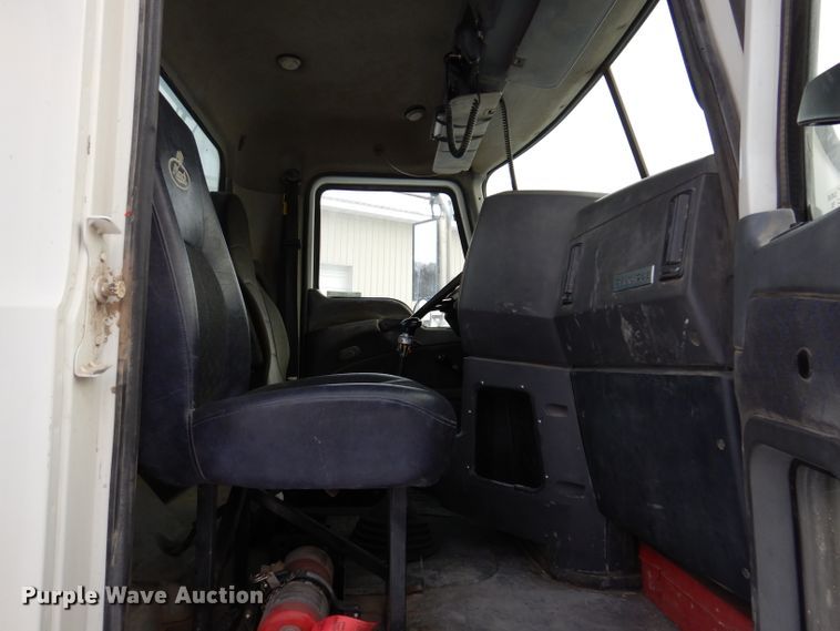 image for item KH9031 2009 Mack CXU613  semi truck